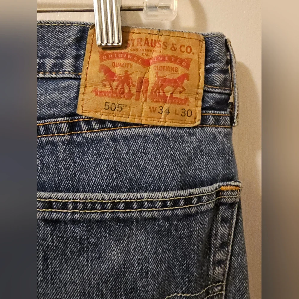 Levis pre loved